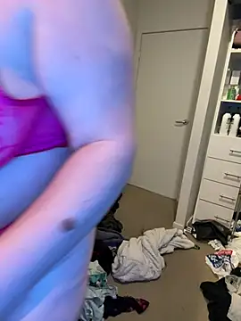 carinabro10 online show from March 29, 1:16 am