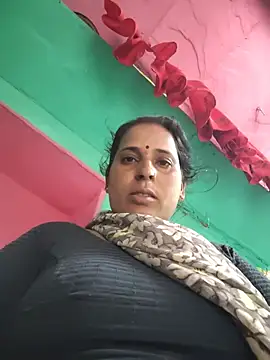 Snapshot of Reena_lodha chatting on July 10, 10:51 am Reena lodha online show from July 10, 10:51 am