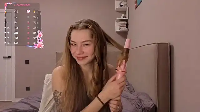 Snapshot of LindyUnderkoffler chatting on February 21, 8:10 pm LindyUnderkoffler online show from February 21, 8:10 pm