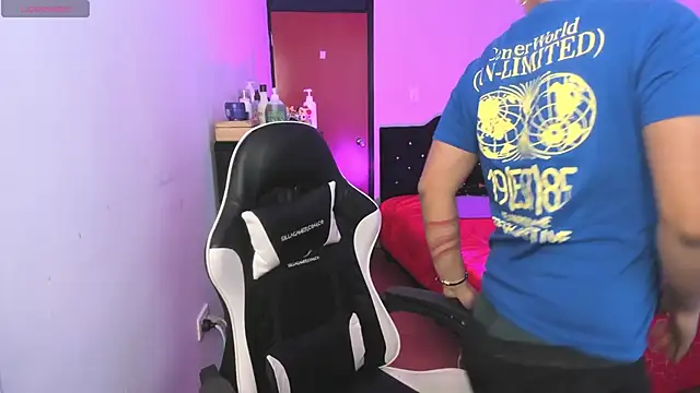 Theo Rowan online show from January 8, 12:29 pm