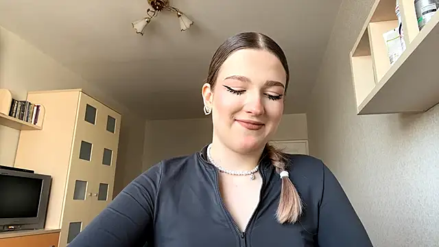 JammieMickiewicz online show from March 1, 11:45 am