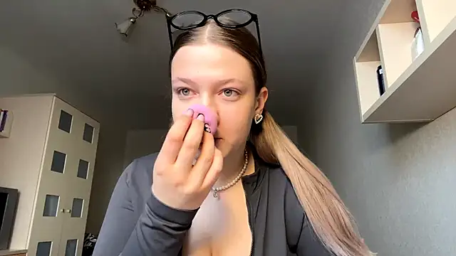 JammieMickiewicz online show from March 6, 6:10 am