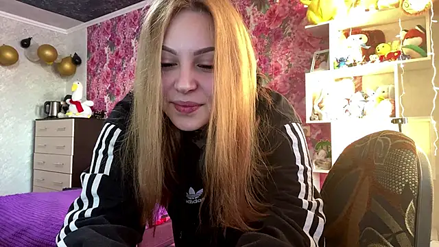 TraciBallena online show from February 10, 6:06 am