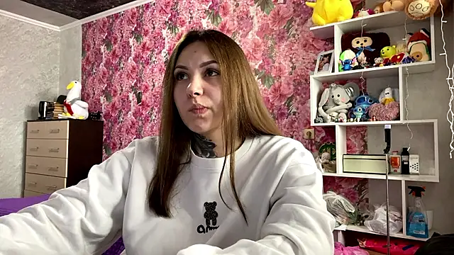 TraciBallena online show from February 24, 7:17 am