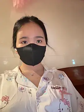 Gwen879 online show from April 2, 9:07 am