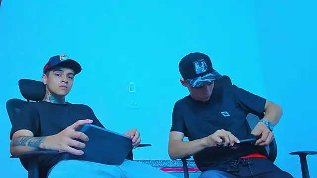 Thomas-Wil online show from March 28, 6:29 pm