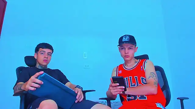 Thomas-Wil online show from April 19, 3:22 pm