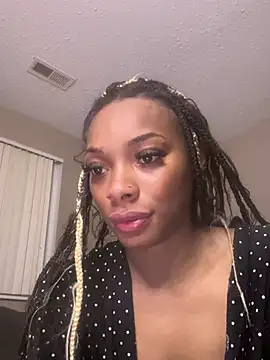 Snapshot of prettyprincess03 chatting on February 6, 8:07 am prettyprincess03 online show from February 6, 8:07 am