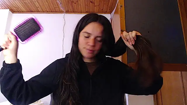 Snapshot of Shanel_Lozano chatting on May 7, 6:13 pm Shanel Lozano online show from May 7, 6:13 pm
