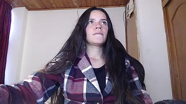 Snapshot of Shanel_Lozano chatting on May 8, 8:14 pm Shanel Lozano online show from May 8, 8:14 pm