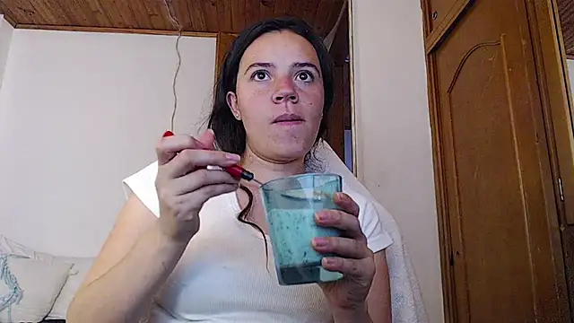 Snapshot of Shanel_Lozano chatting on May 14, 10:05 pm Shanel Lozano online show from May 14, 10:05 pm