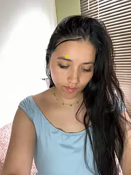 Veronica Wins  online show from February 6, 6:55 pm