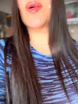 Snapshot of Veronica_Wins_ chatting on June 3, 2:33 pm Veronica Wins online show from June 3, 2:33 pm