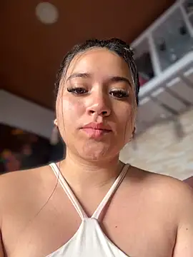 Snapshot of Veronica_Wins_ chatting on June 5, 1:50 pm Veronica Wins online show from June 5, 1:50 pm