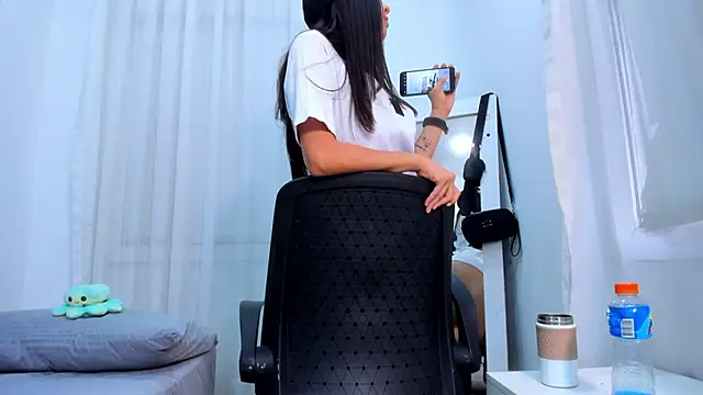 ViictoriiaSaenz online show from April 10, 10:03 pm