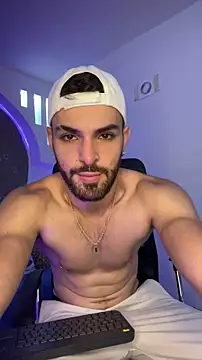 Snapshot of Apolo_lux1 chatting on April 29, 8:59 pm Apolo lux1 online show from April 29, 8:59 pm