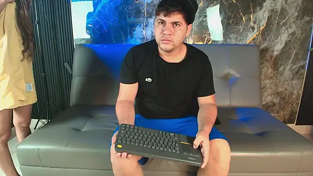 uncontrolled fire online show from March 8, 7:39 pm