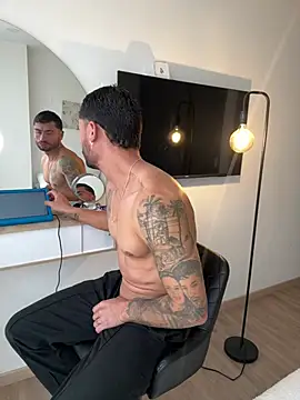 FrancoRossi  online show from April 21, 1:17 pm