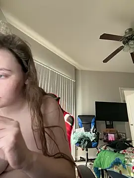 julia4thewin online show from April 17, 9:07 pm