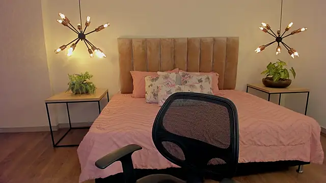 Snapshot of Abriil_cutee chatting on February 25, 10:52 pm Abriil cutee online show from February 25, 10:52 pm