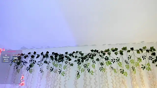 lizz lunna online show from March 3, 9:42 pm