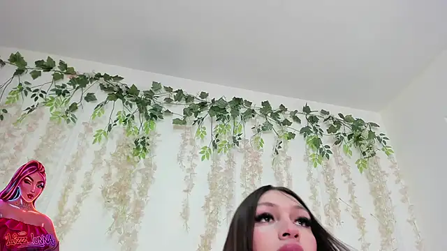 Snapshot of lizz_lunna chatting on April 22, 10:00 pm lizz lunna online show from April 22, 10:00 pm