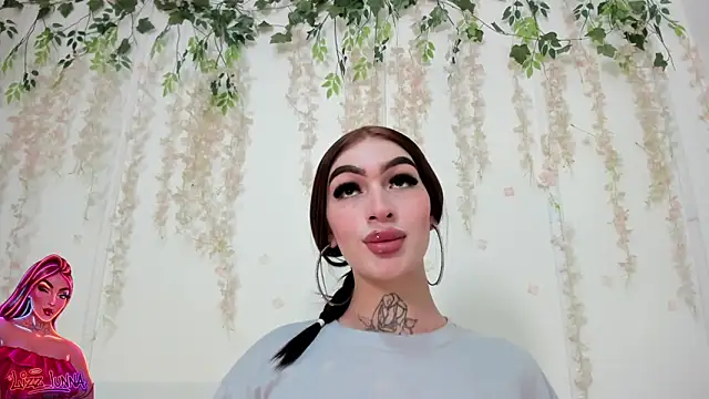 Snapshot of lizz_lunna chatting on May 23, 9:19 pm lizz lunna online show from May 23, 9:19 pm