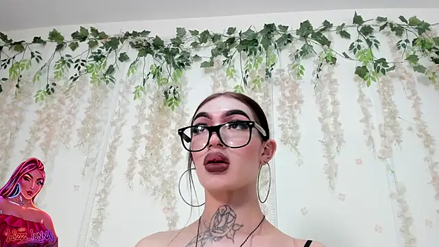 Snapshot of lizz_lunna chatting on June 1, 4:03 am lizz lunna online show from June 1, 4:03 am