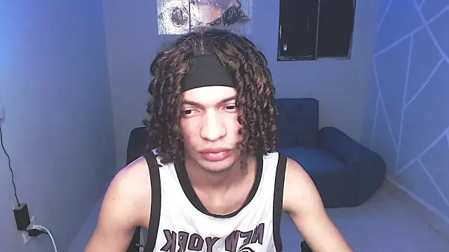 Snapshot of Axel_fox77 chatting on July 22, 1:19 am Axel fox77 online show from July 22, 1:19 am