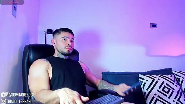 Snapshot of thiago_ferrari_ chatting on April 28, 3:22 am thiago ferrari online show from April 28, 3:22 am