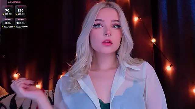 Snapshot of ShyniAlice chatting on March 2, 4:25 am ShyniAlice online show from March 2, 4:25 am