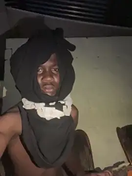 Snapshot of Lltsgettokens22 chatting on February 27, 2:11 am Lltsgettokens22 online show from February 27, 2:11 am