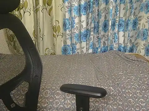 Snapshot of sofyyy_199 chatting on June 7, 3:21 am sofyyy 199 online show from June 7, 3:21 am