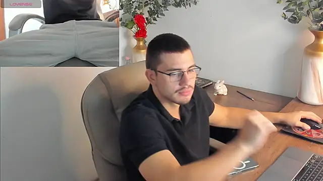 Snapshot of Jay_Grip chatting on February 20, 2:06 pm Jay Grip online show from February 20, 2:06 pm