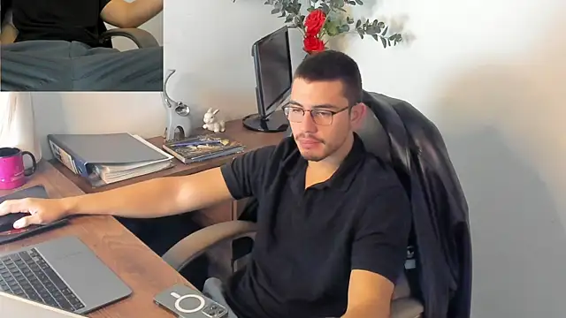 Snapshot of Jay_Grip chatting on February 24, 1:31 pm Jay Grip online show from February 24, 1:31 pm