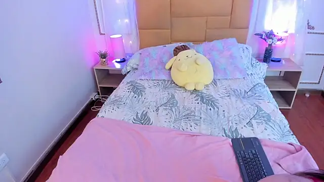 Snapshot of Jenifer_James chatting on February 12, 7:53 pm Jenifer James online show from February 12, 7:53 pm