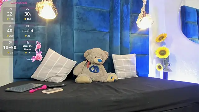 Laura Miller1 online show from April 4, 6:38 pm