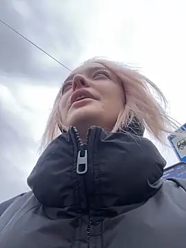 aka Blonde online show from March 29, 8:25 am