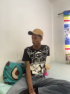 Snapshot of twink_gabrielll chatting on May 20, 12:33 pm twink gabrielll online show from May 20, 12:33 pm