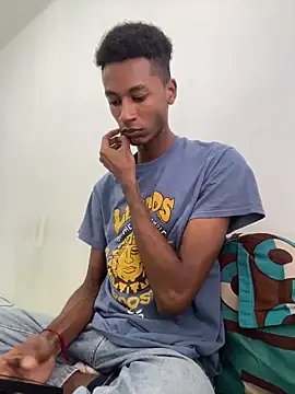 Snapshot of twink_gabrielll chatting on June 17, 5:25 pm twink gabrielll online show from June 17, 5:25 pm