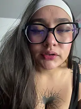 Snapshot of Diosa_lunar1 chatting on May 20, 11:11 pm Diosa lunar1 online show from May 20, 11:11 pm