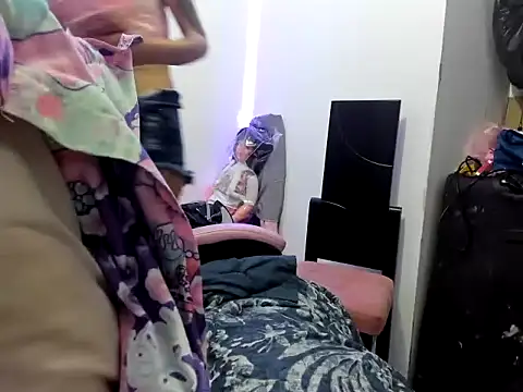 Snapshot of jenniferbodys chatting on February 14, 10:39 pm jenniferbodys online show from February 14, 10:39 pm