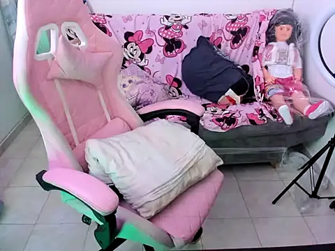 Snapshot of jenniferbodys chatting on February 23, 8:17 pm jenniferbodys online show from February 23, 8:17 pm