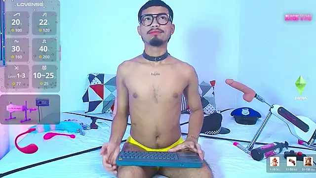 Snapshot of Baby_sexdemon chatting on April 12, 4:06 am Baby sexdemon online show from April 12, 4:06 am