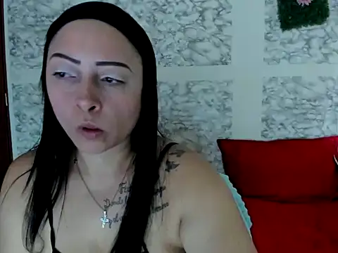 Snapshot of XXXStephanie_XXX chatting on May 2, 9:42 pm XXXStephanie XXX online show from May 2, 9:42 pm