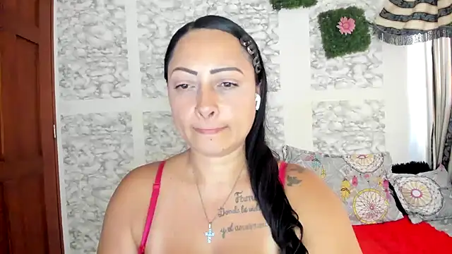 Snapshot of XXXStephanie_XXX chatting on May 31, 9:49 pm XXXStephanie XXX online show from May 31, 9:49 pm