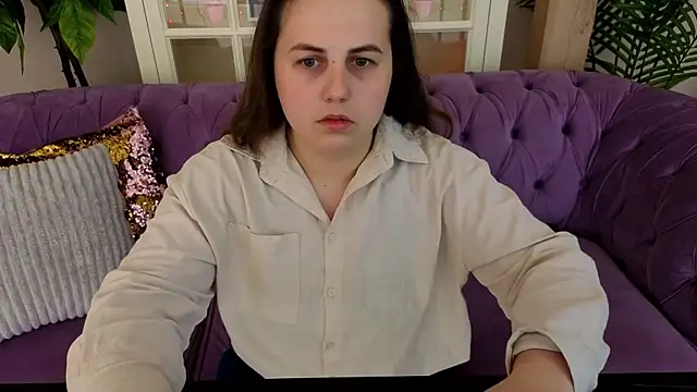 Snapshot of MikaFoxy chatting on April 7, 5:08 am MikaFoxy online show from April 7, 5:08 am