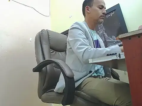 Oswalldo   online show from February 23, 11:29 am