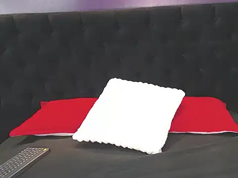 Oswalldo   online show from March 25, 11:16 am