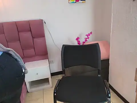 Oswalldo   online show from March 31, 11:10 am